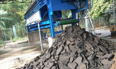 Xử lý thu gom bùn thải nguy hại