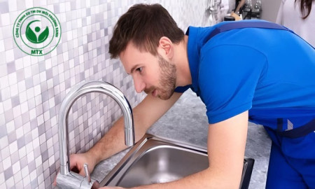 Sử dụng bột hủy dầu mỡ thông tắc cống thoát nước bồn rửa bát
