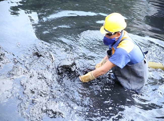 C&ocirc;ng ty xử l&yacute; b&ugrave;n nước thải c&ocirc;ng nghiệp đảm bảo uy t&iacute;n