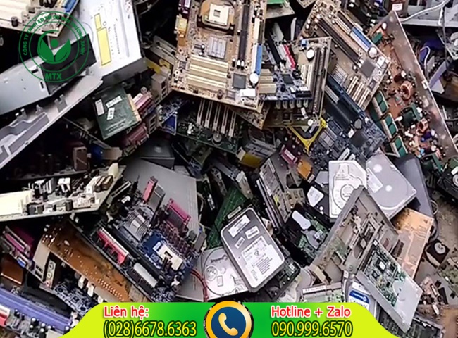 Nguy hại đối với người tiếp x&uacute;c trực tiếp với r&aacute;c thải điện