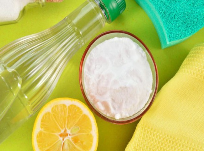 Xử lý cống thoát nước bị tắc bằng baking soda giấm và nước chanh